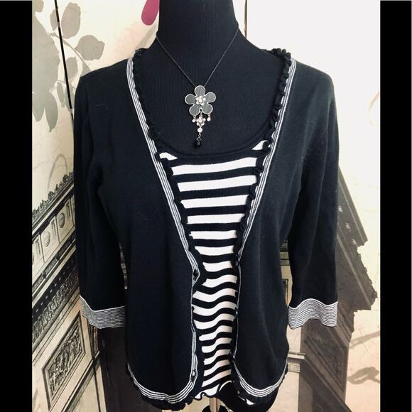 Adorable top by Christopher&Banks in medium - Picture 1 of 2